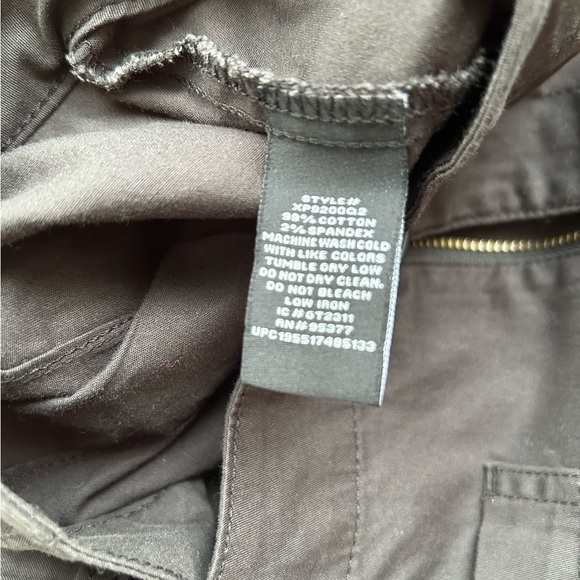 Stylish Tan and Black Cropped Pants - Picture 7 of 8